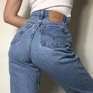 🚫SOLD🚫VTG Levi’s 551 high waisted tapered jeans